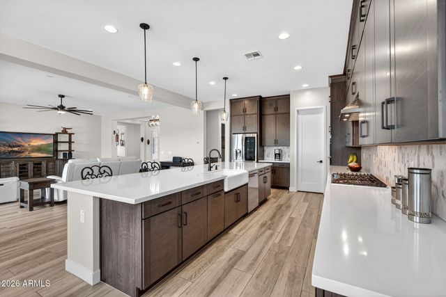 10364 E THATCHER Avenue, Mesa, AZ 85212