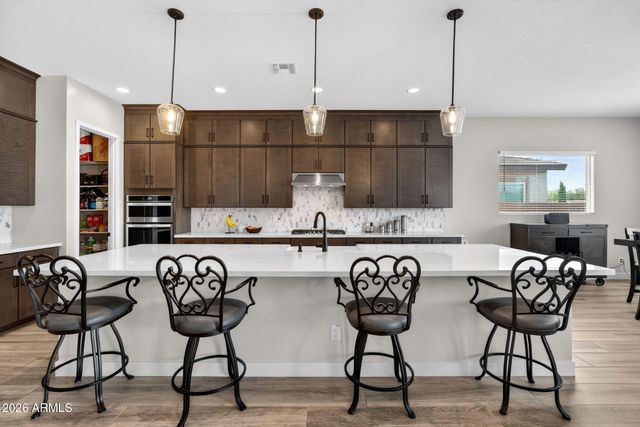 10364 E THATCHER Avenue, Mesa, AZ 85212