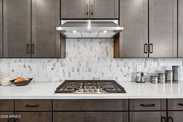 10364 E THATCHER Avenue, Mesa, AZ 85212