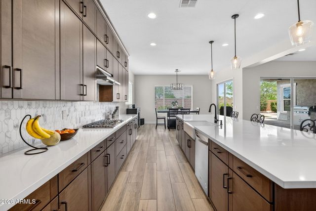 10364 E THATCHER Avenue, Mesa, AZ 85212