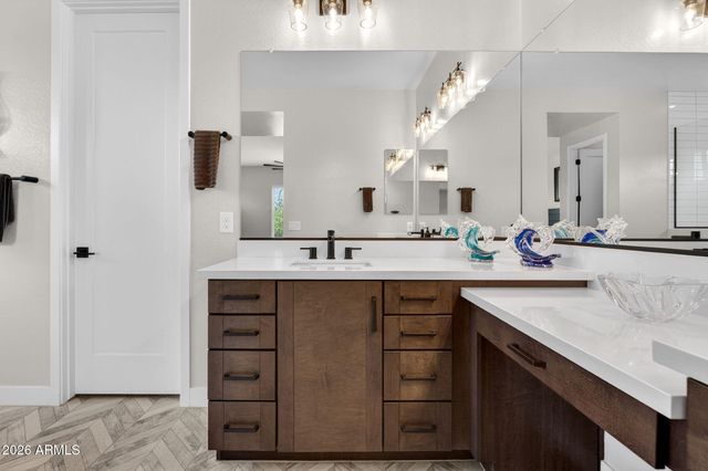 10364 E THATCHER Avenue, Mesa, AZ 85212