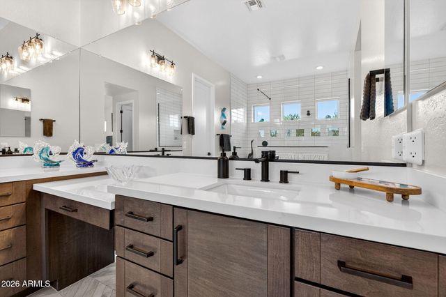 10364 E THATCHER Avenue, Mesa, AZ 85212