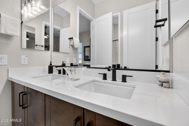 10364 E THATCHER Avenue, Mesa, AZ 85212