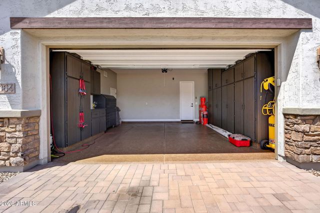 10364 E THATCHER Avenue, Mesa, AZ 85212