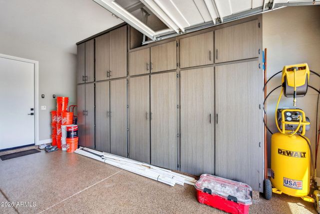 10364 E THATCHER Avenue, Mesa, AZ 85212