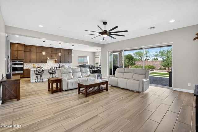 10364 E THATCHER Avenue, Mesa, AZ 85212