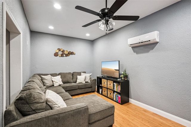 1909 FERN CIRCLE, Orlando, FL 32803