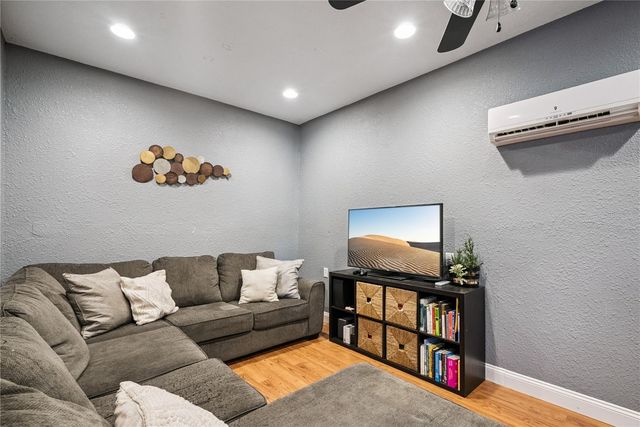 1909 FERN CIRCLE, Orlando, FL 32803