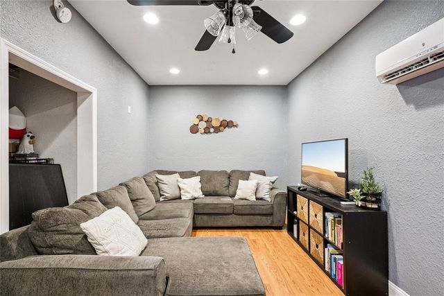 1909 FERN CIRCLE, Orlando, FL 32803