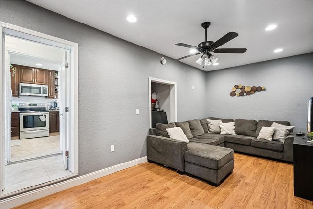 1909 FERN CIRCLE, Orlando, FL 32803