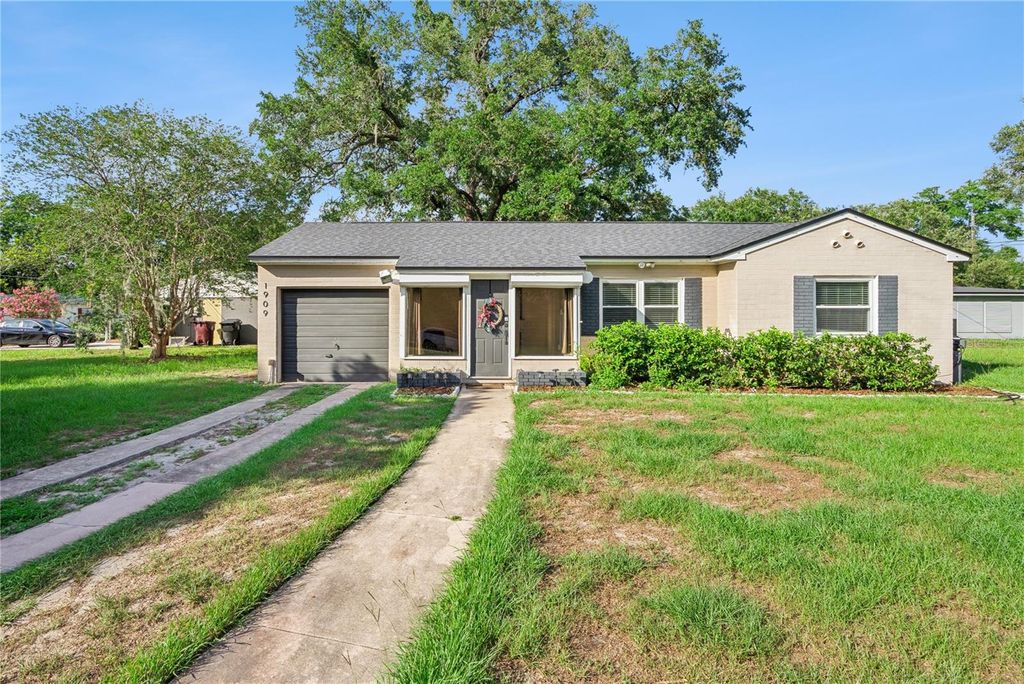 1909 FERN CIRCLE, Orlando, FL 32803