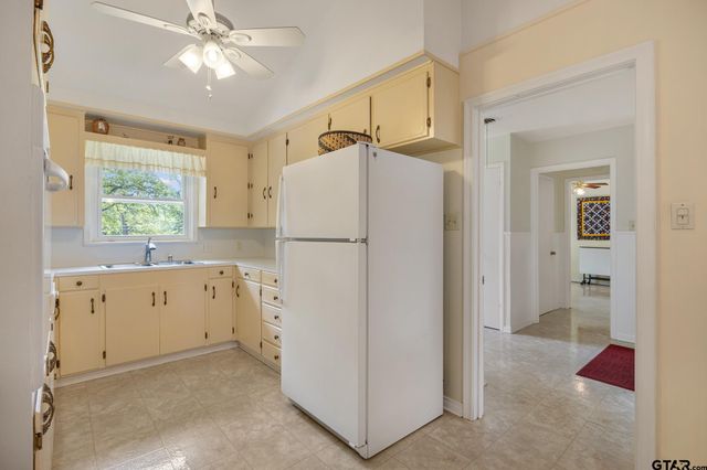 2005 Sterling Dr, Tyler, TX 75701