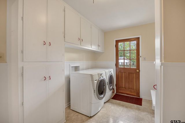 2005 Sterling Dr, Tyler, TX 75701