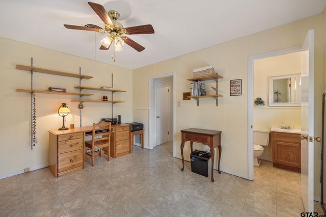 2005 Sterling Dr, Tyler, TX 75701