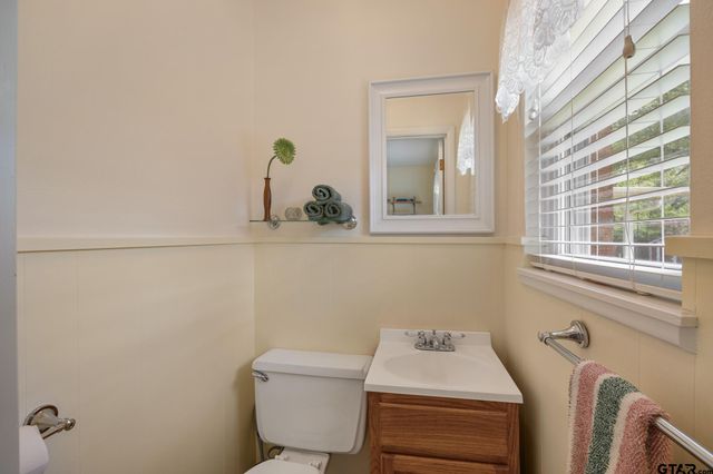 2005 Sterling Dr, Tyler, TX 75701