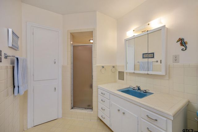 2005 Sterling Dr, Tyler, TX 75701