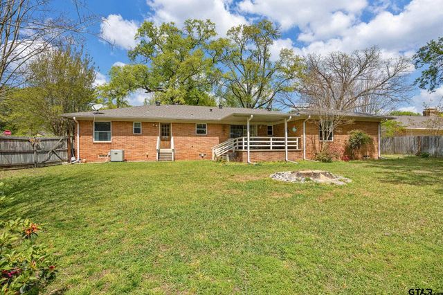 2005 Sterling Dr, Tyler, TX 75701