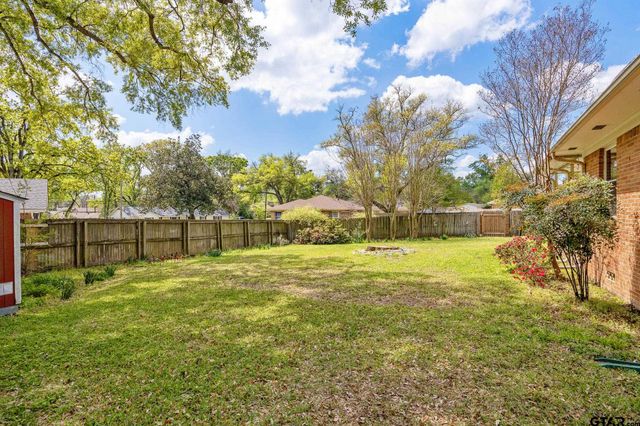 2005 Sterling Dr, Tyler, TX 75701