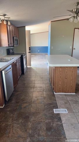 9150 Trainer Hale, Schertz, TX 78154