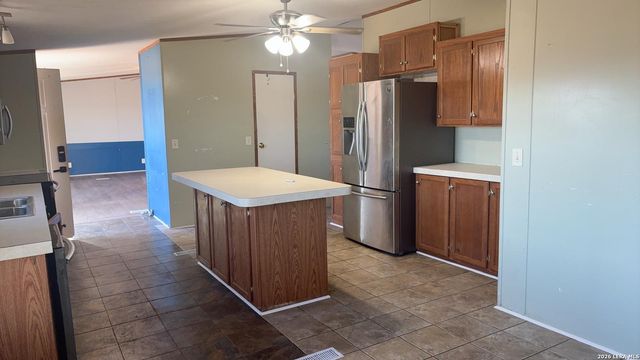 9150 Trainer Hale, Schertz, TX 78154