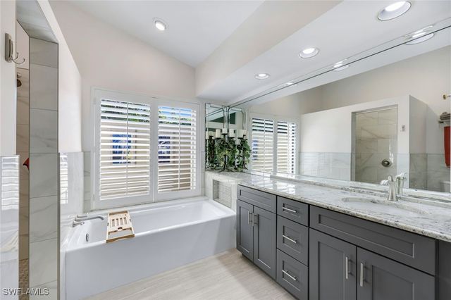 1933 Empress CT, Naples, FL 34110