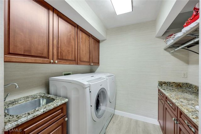 1933 Empress CT, Naples, FL 34110