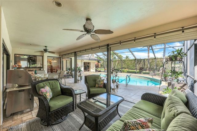 1933 Empress CT, Naples, FL 34110