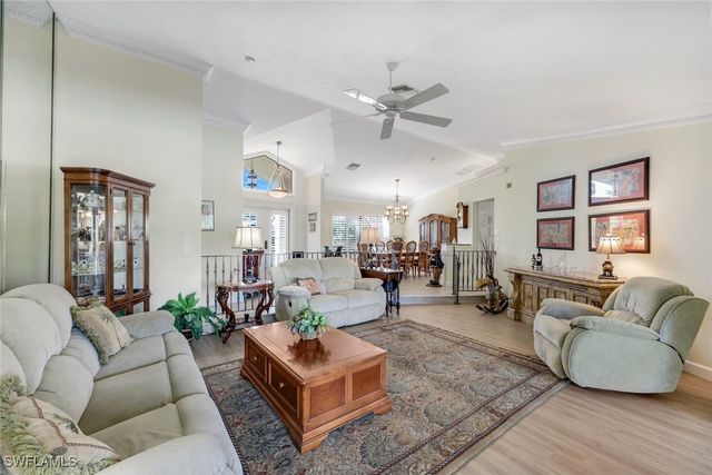 1933 Empress CT, Naples, FL 34110