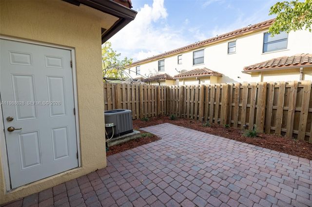 3213 SE 6th St, Homestead, FL 33033