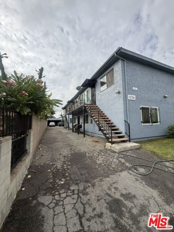 1234 W 92nd Street, Los Angeles, CA 90044 — photo 2