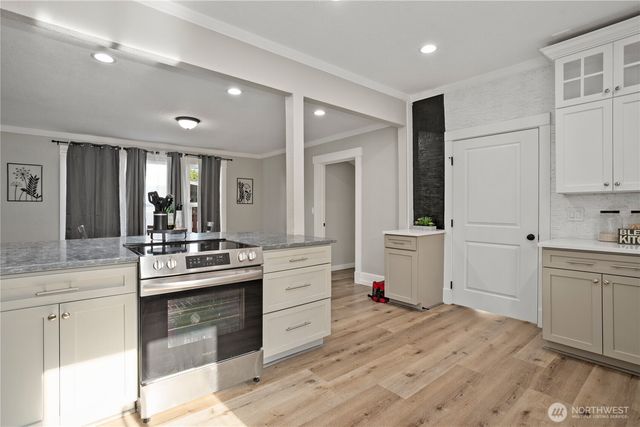 706 S 58th Street, Tacoma, WA 98408