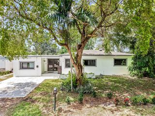 781 NE 162nd St, Miami, FL 33162