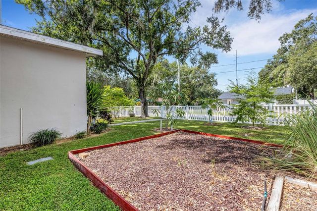 8101 N EDISON AVENUE, Tampa, FL 33604
