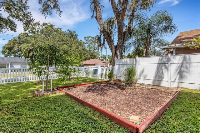 8101 N EDISON AVENUE, Tampa, FL 33604