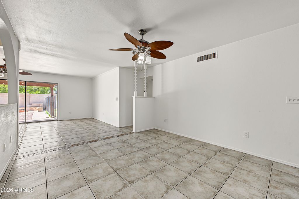 8610 N 42ND Drive, Phoenix, AZ 85051 — photo 5