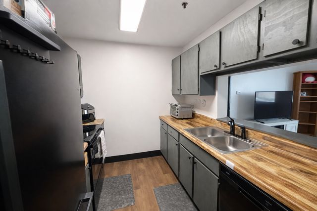 400 1st Street SE 303, Cedar Rapids, IA 52401