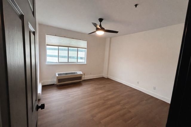 400 1st Street SE 303, Cedar Rapids, IA 52401