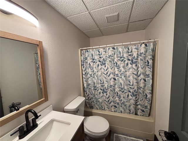 400 1st Street SE 303, Cedar Rapids, IA 52401