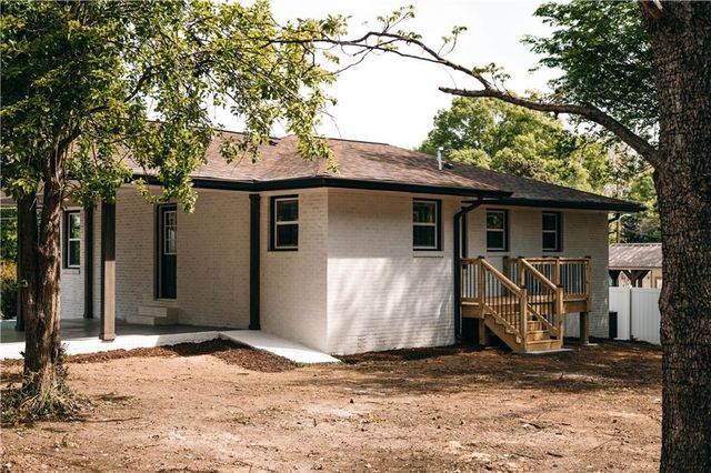 19 S Central Avenue SE, Lindale, GA 30147