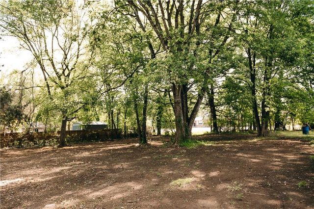 19 S Central Avenue SE, Lindale, GA 30147