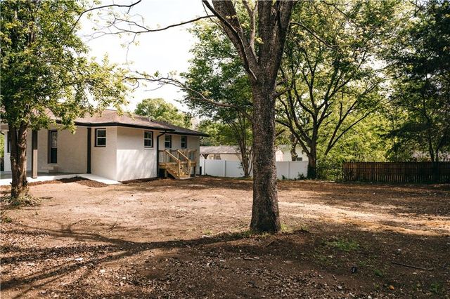 19 S Central Avenue SE, Lindale, GA 30147