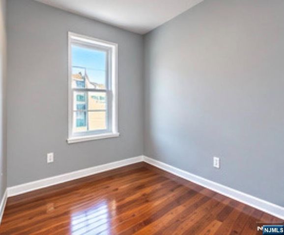 142 Ripley Place, Elizabethport, NJ 07206