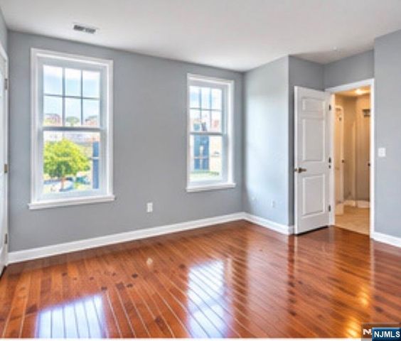 142 Ripley Place, Elizabethport, NJ 07206