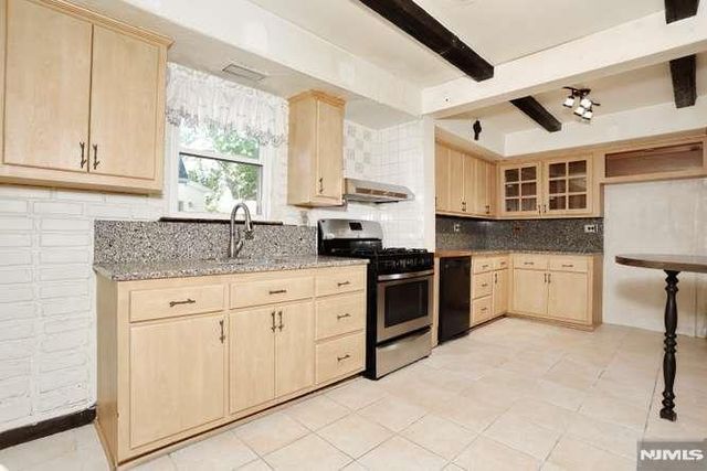 49 S Franklin Avenue, Bergenfield, NJ 07621