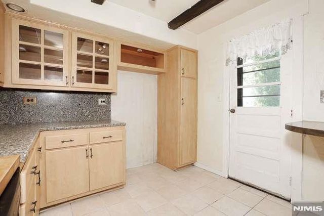 49 S Franklin Avenue, Bergenfield, NJ 07621