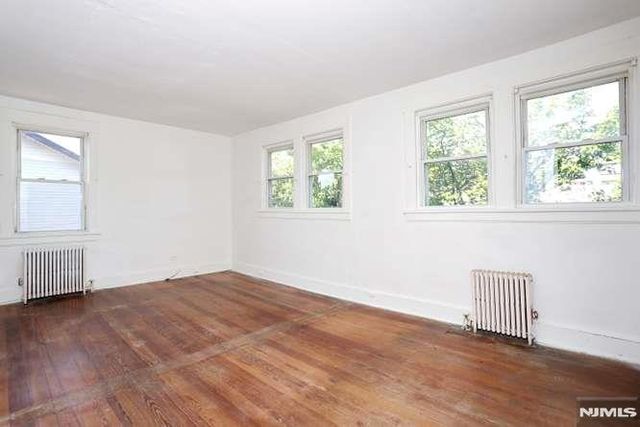 49 S Franklin Avenue, Bergenfield, NJ 07621