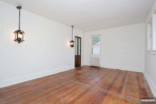 49 S Franklin Avenue, Bergenfield, NJ 07621