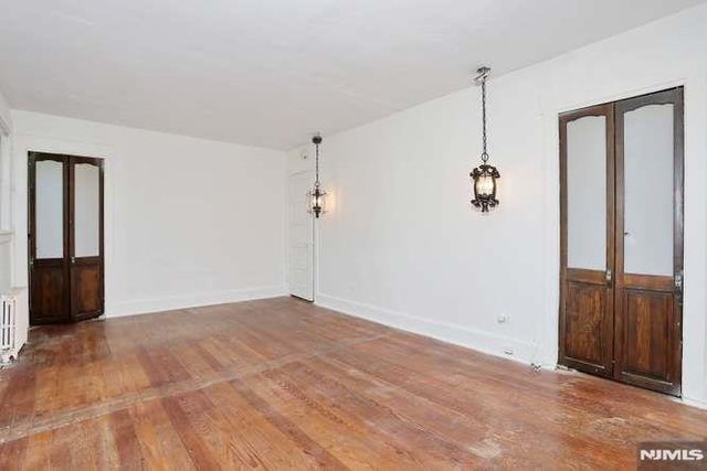 49 S Franklin Avenue, Bergenfield, NJ 07621
