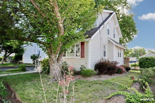 49 S Franklin Avenue, Bergenfield, NJ 07621