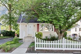49 S Franklin Avenue, Bergenfield, NJ 07621